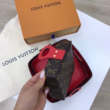  Hабор декоративных подносов GEORGES  Louis Vuitton Артикул BMS-51586. Вид 3
