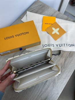 Кошелёк Louis Vuitton Артикул BMS-81287. Вид 3