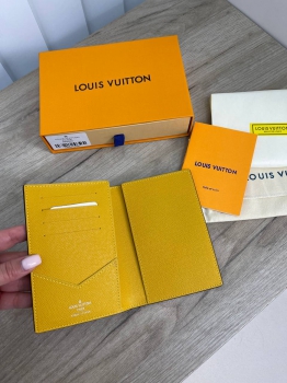 Обложка на паспорт Louis Vuitton Артикул BMS-90394. Вид 3