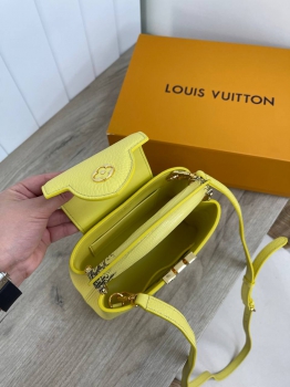 Сумка женская CAPUCINES Louis Vuitton Артикул BMS-94435. Вид 4
