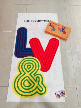 Полотенце в подарочной упаковке Louis Vuitton Артикул BMS-112311. Вид 2