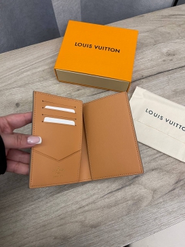 Обложка на паспорт Louis Vuitton Артикул BMS-126152. Вид 2