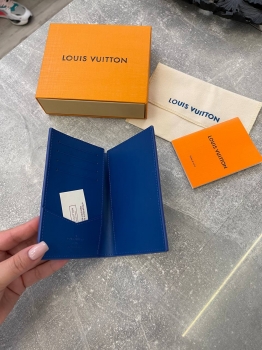 Обложка на паспорт  Louis Vuitton Артикул BMS-128893. Вид 4