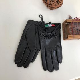 Кожаные перчатки 