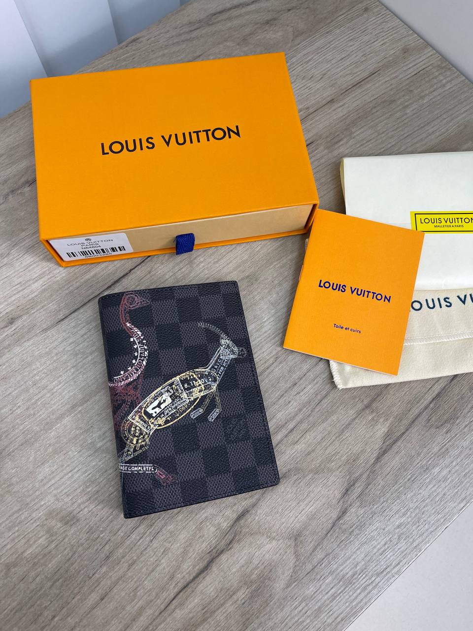 Обложка на паспорт Louis Vuitton Артикул BMS-90394