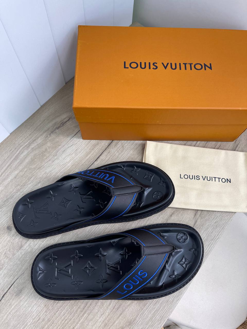 Сланцы Louis Vuitton Артикул BMS-94191