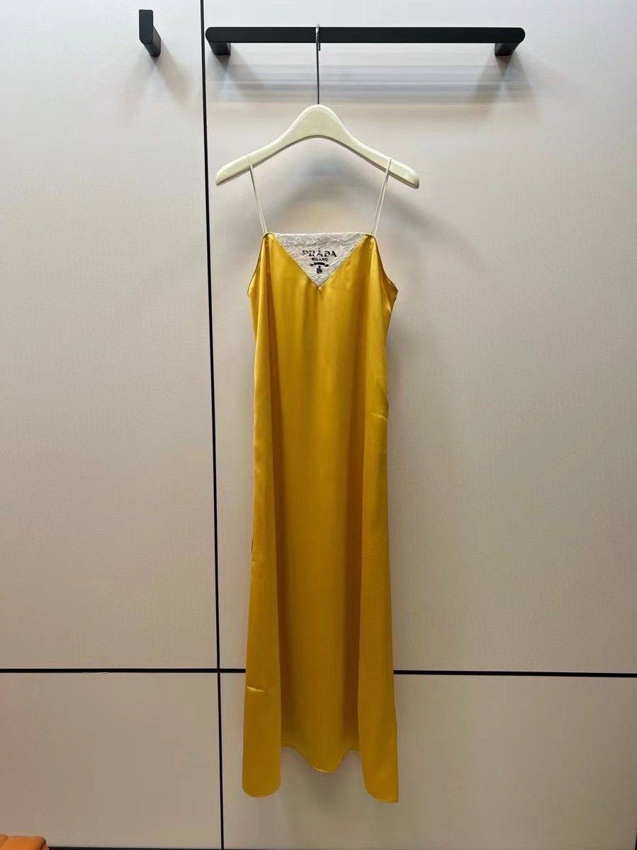 Платье  Prada Артикул BMS-94845