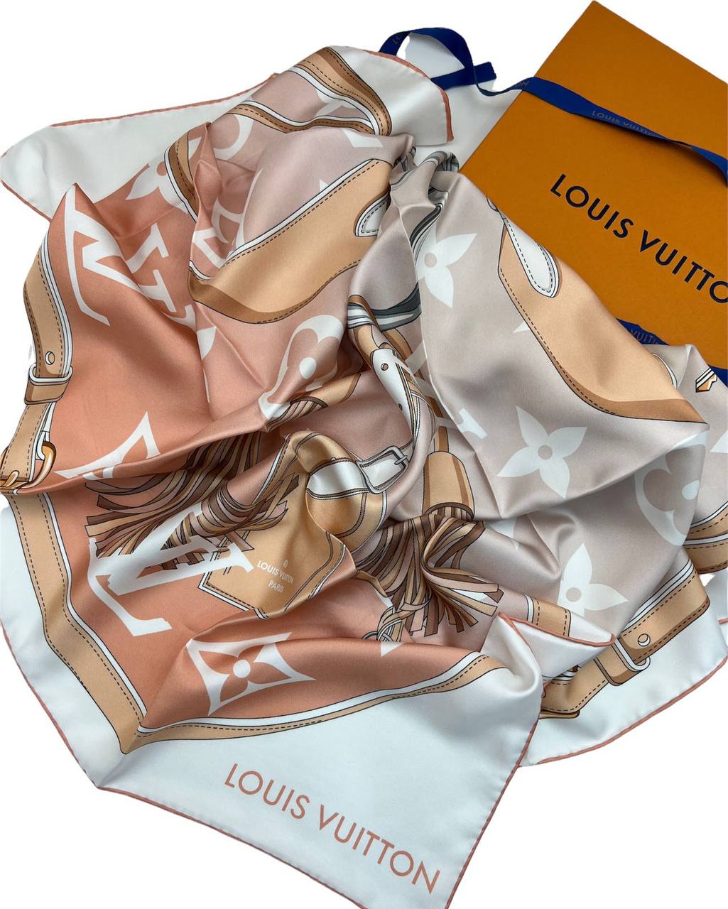 Платок Louis Vuitton Артикул BMS-95189